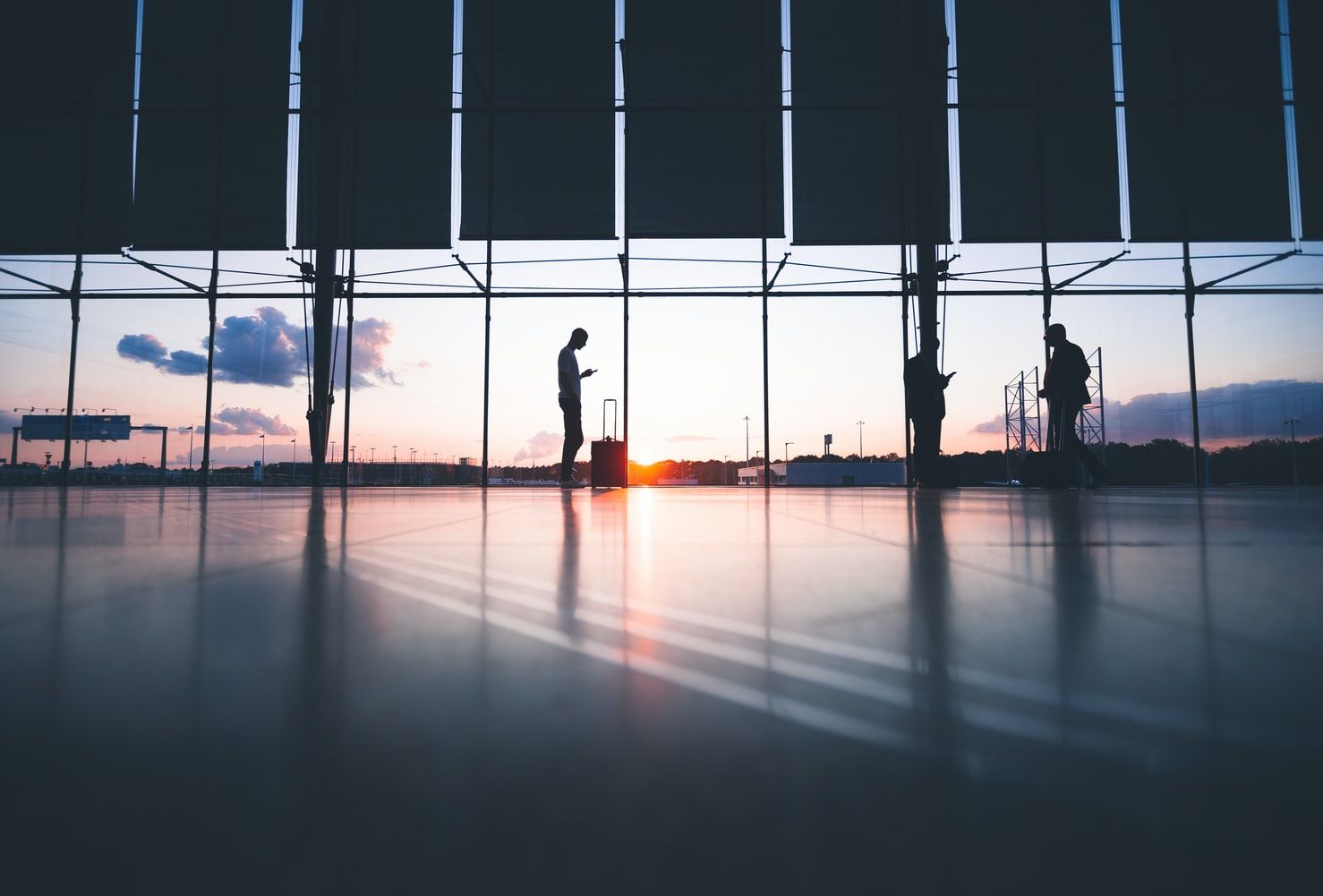 How To Stay Safe in the Airport During COVID-19