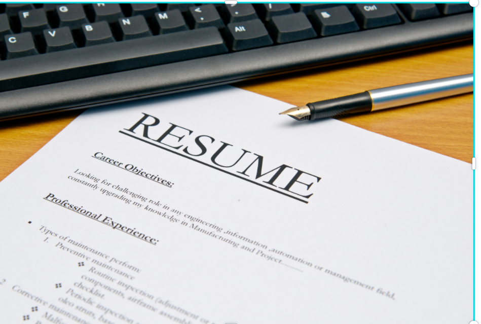 US Jobless Claims Drop to Lowest Level in a Year